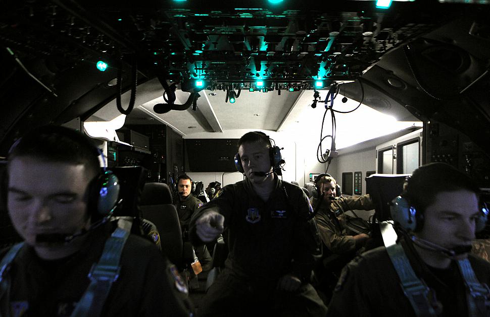 USAF crew C-130 sim Moody 101101-F-5271W-465