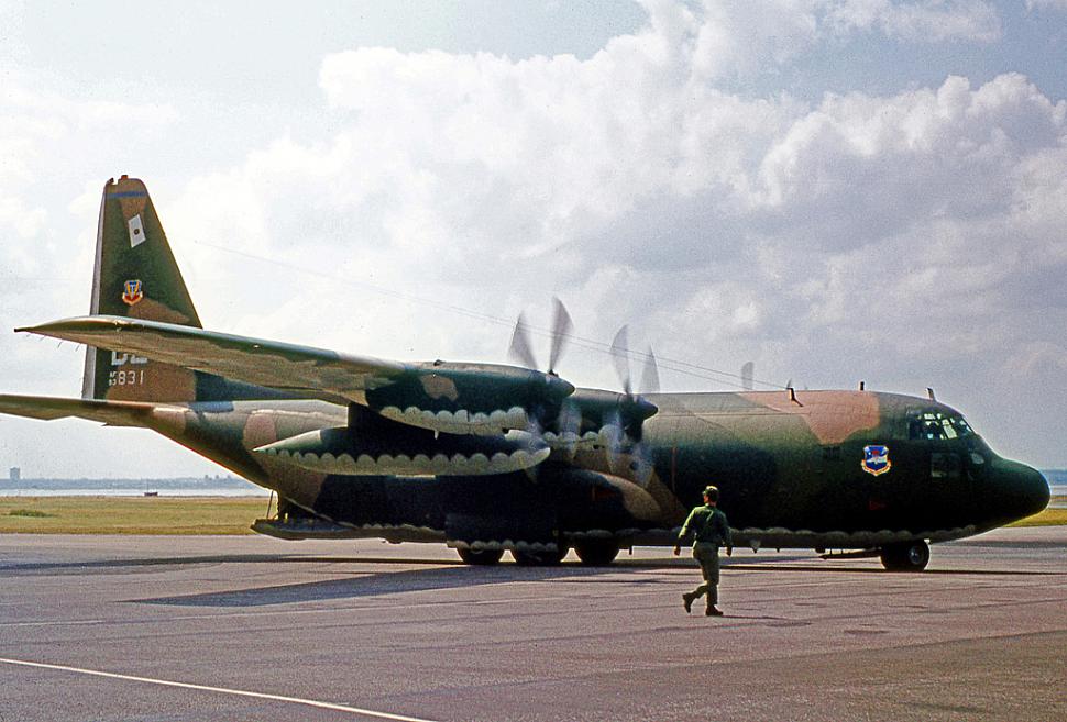 Lockheed C-130E 63-7831 DZ SPK 1970 edited-2